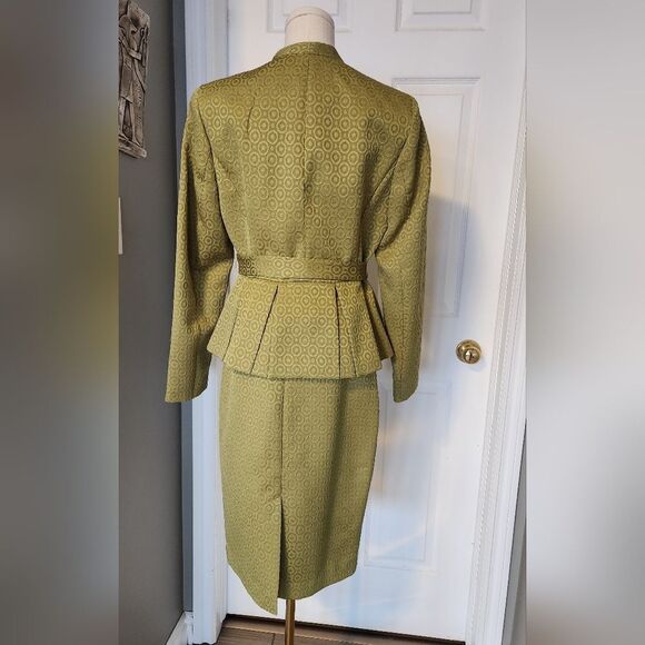 Signature by Larry Levine green skirt suit - Picture 7 of 13
